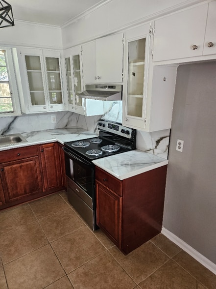 Building Photo - 311 Crestview Ave