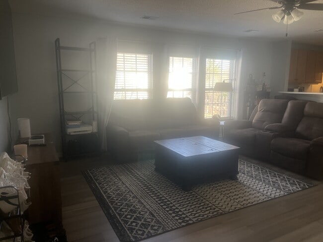 Building Photo - 343 Briarbend Rd