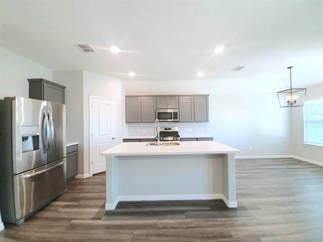 Building Photo - 822 Spruce Ln