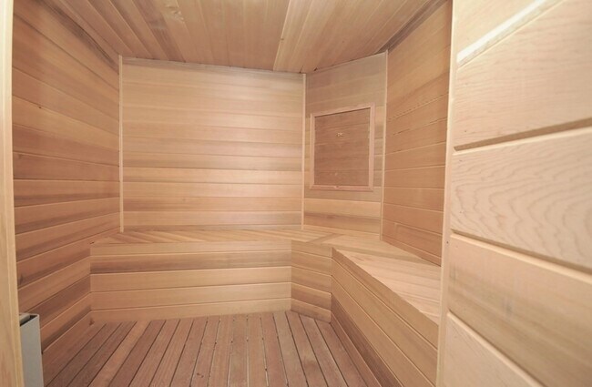 Building Photo - 8 Tiffany Rd