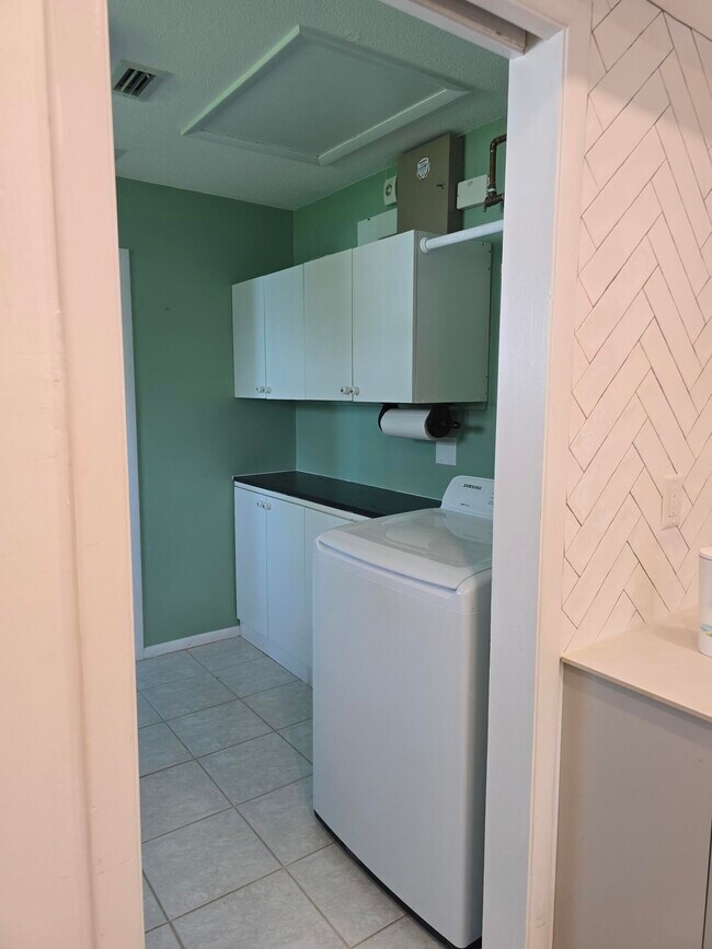 Building Photo - 2672 Rockcrest Ct