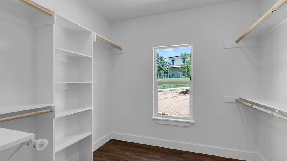 Building Photo - 105 Chesterfield Dr