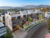 Building Photo - 1011 Everett St