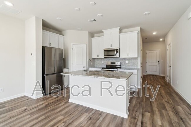 Building Photo - 1033 Plumcrest Dr
