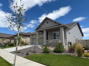 Building Photo - 3 Bedroom Home in Meridian Ranch