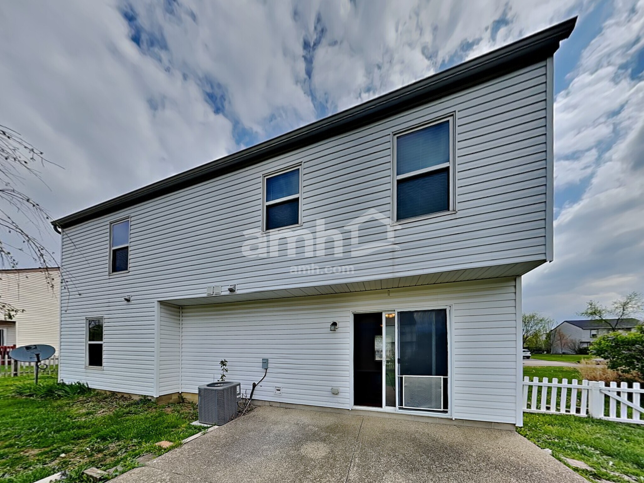 Building Photo - 375 Thompson St