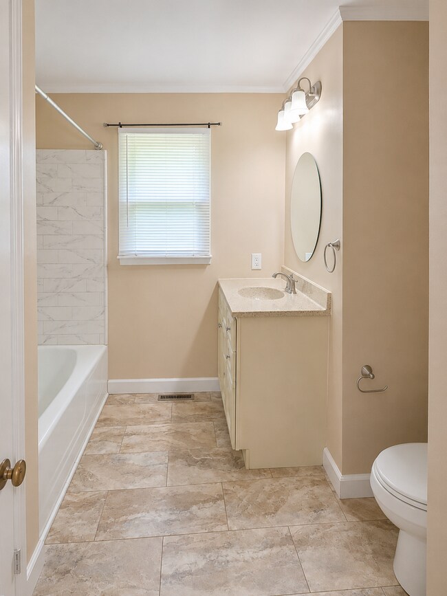 Building Photo - Bright 3-Bedroom Pet-Friendly Home with Garage in Algood