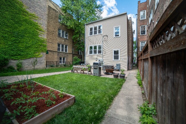 Building Photo - 2923 N Whipple St