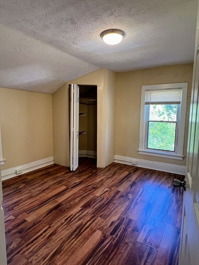 Building Photo - 219 E North St