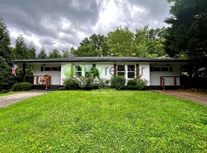 Building Photo - 904 Tremont St