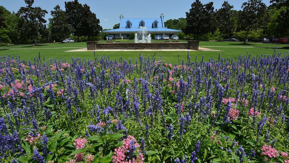 Building Photo - 117 Pinehurst Ln