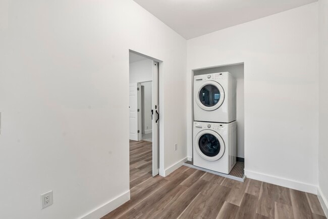 Building Photo - 45 66th St