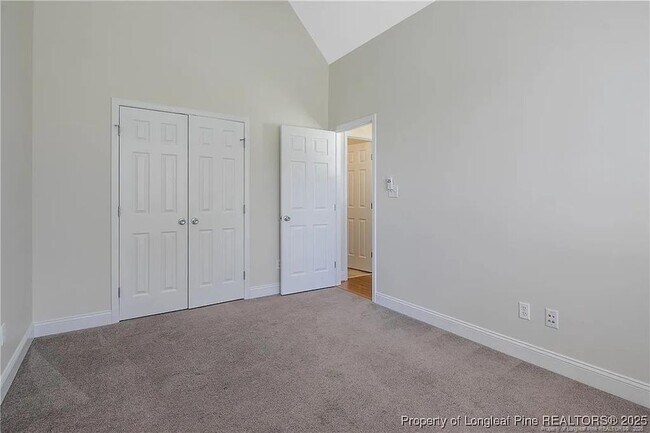 Building Photo - 177 Lamplighter Way