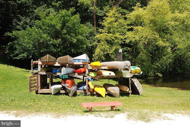 Building Photo - 6154 Beachway Dr