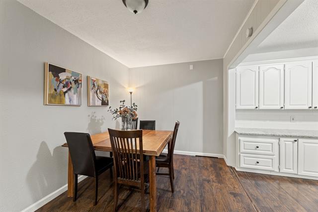 Building Photo - 8009 Northbrook Dr