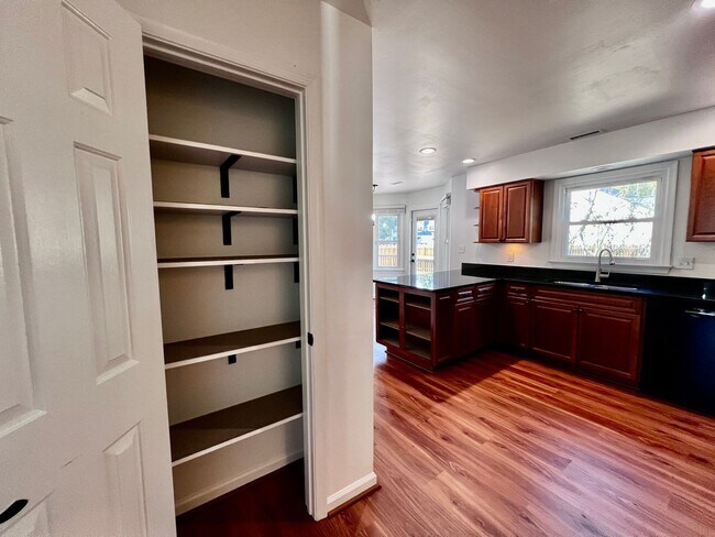 Building Photo - Beautiful home in the desirable Wellington...