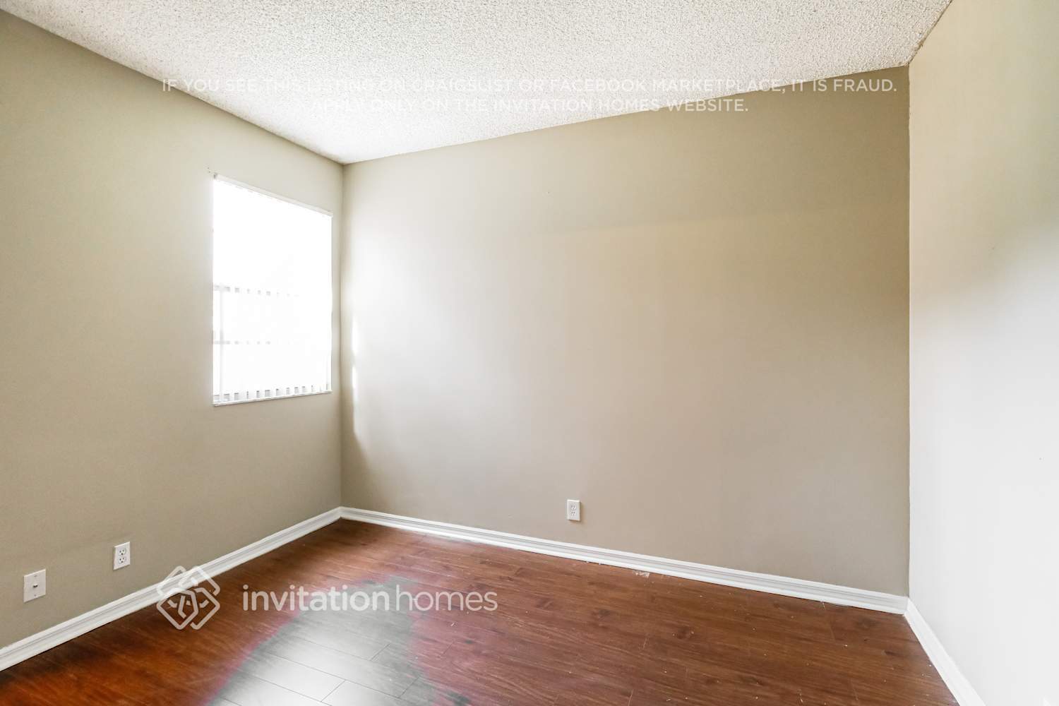 Building Photo - 1136 Sorrento Dr