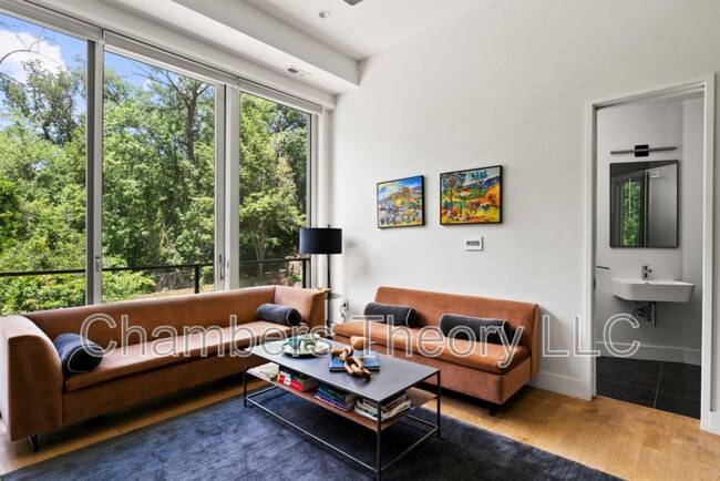 Building Photo - 3820 Argyle Terrace NW