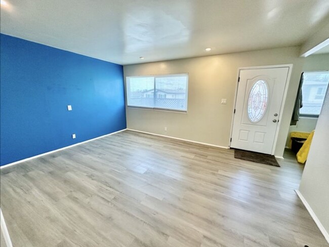 Building Photo - Beautifully Renovated Single Story Home in...