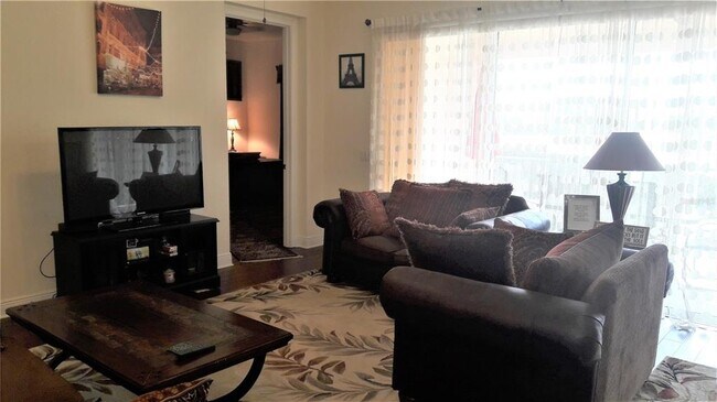 Building Photo - 106 Lerida Ct