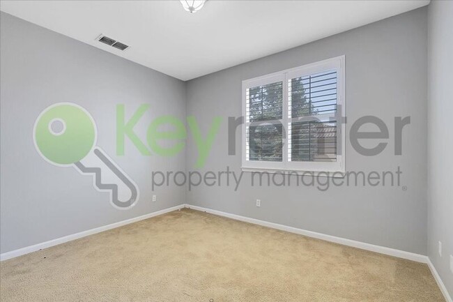 Building Photo - 6820 Cherry Ridge Cir