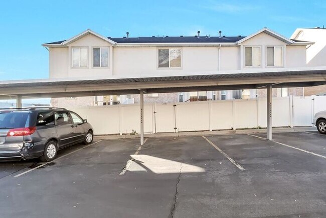 Building Photo - Peaceful Provo Townhome