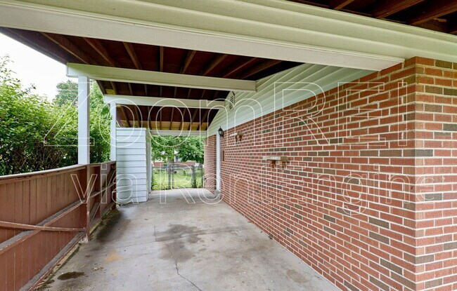Building Photo - 2700 Steeplechase Ln