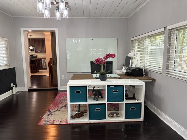 Building Photo - 4118 W Palmira Ave