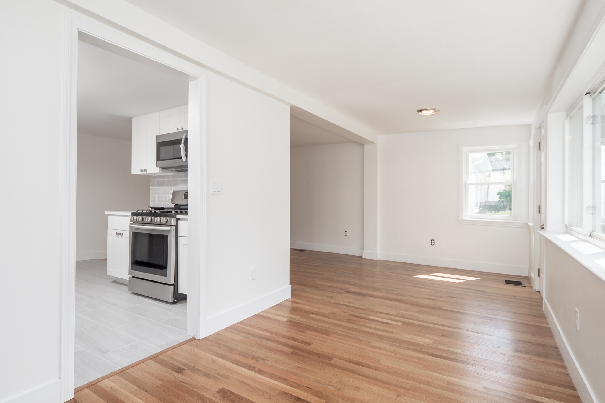 Building Photo - 92 Clinton Place Unit #2