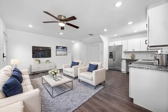 Building Photo - 2320 Wavell St