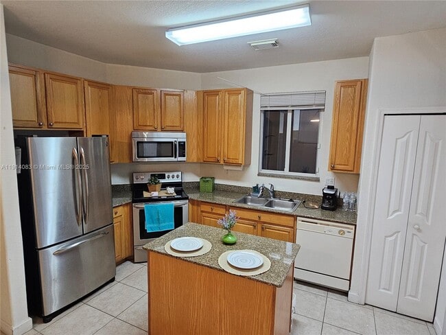 Building Photo - 11551 NW 79th Ln