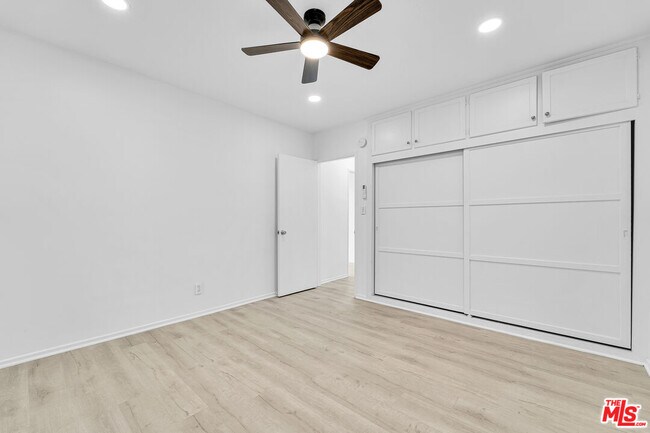 Building Photo - 926 N Spaulding Ave