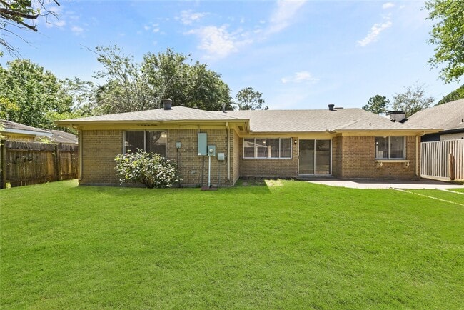 Building Photo - 15911 Mill Point Dr