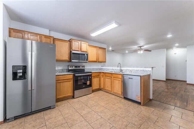 Building Photo - 203 Sage St