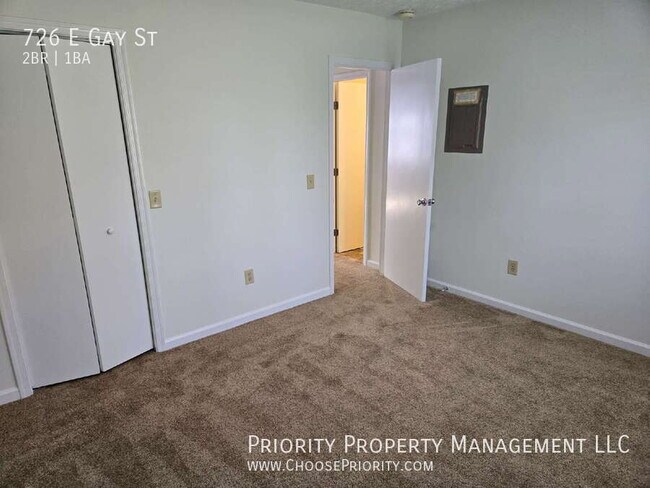 Building Photo - 726 E Gay St