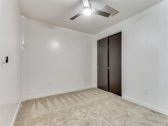 Building Photo - 2600 W 7th St