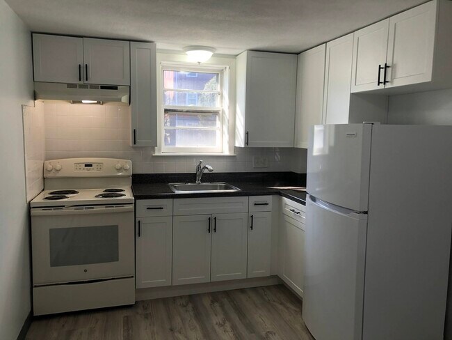 Building Photo - 103 Trapelo Rd