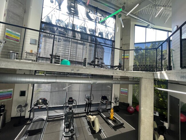 Building Photo - MOVE IN SPECIAL! Sleek and Sophisticated: ...