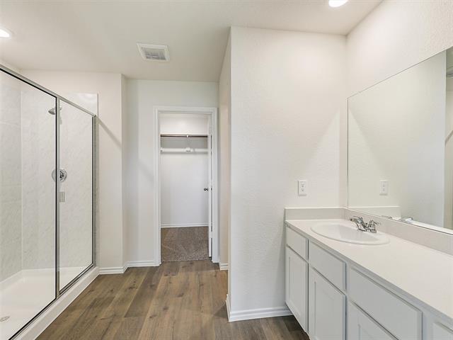 Building Photo - 1704 Skyline Dr