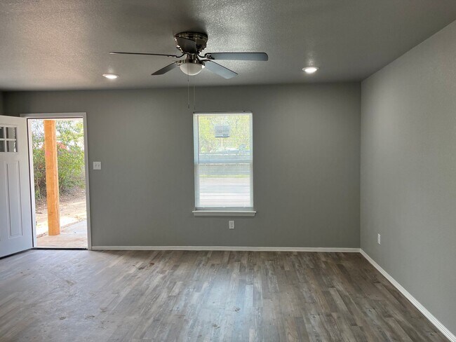 Building Photo - COX-VINE STREET