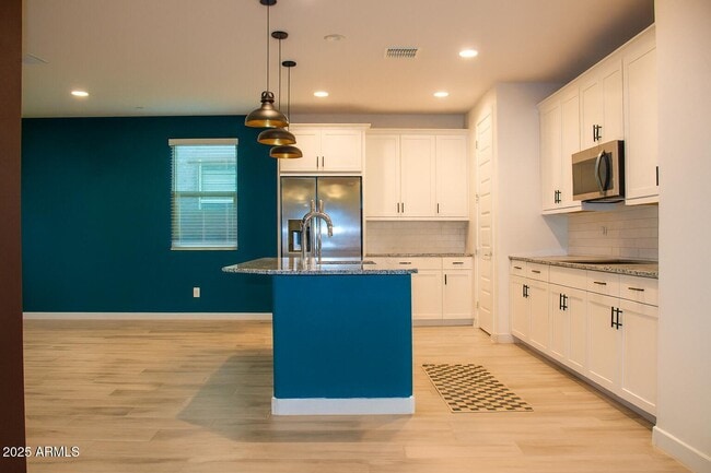 Building Photo - 17007 W El Caminito Dr