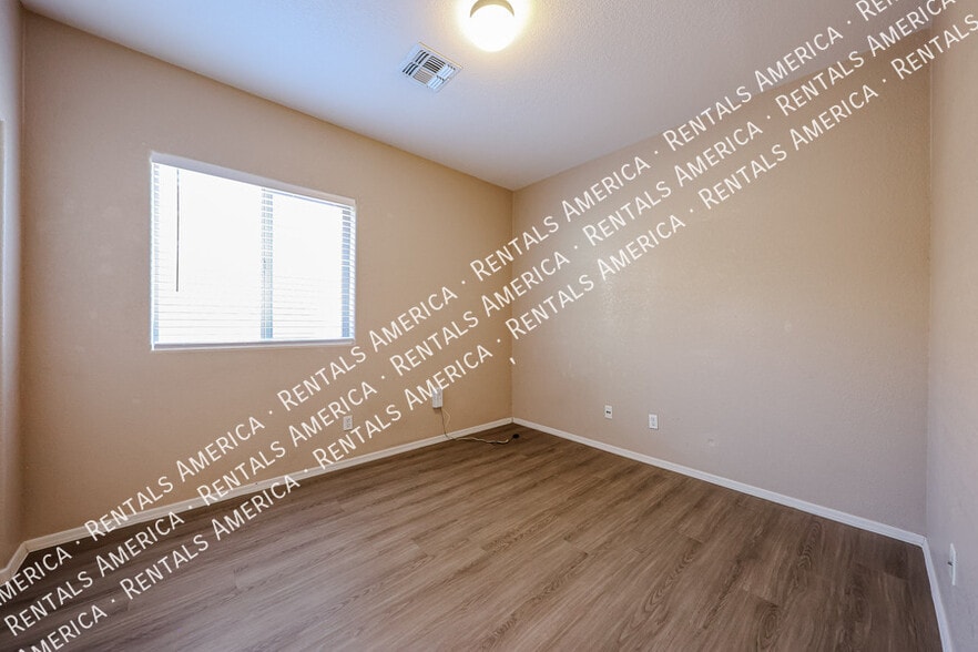 Building Photo - 876 E Riviera Pl