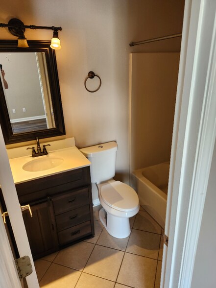 Building Photo - 219 Hunter Hills Cir