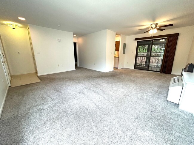 Building Photo - Black Mountain - Single Level Two Bedroom ...