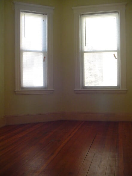 Building Photo - 73 Cottage St