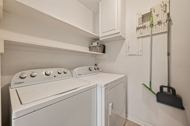 Building Photo - 6404 Burgoyne Dr.