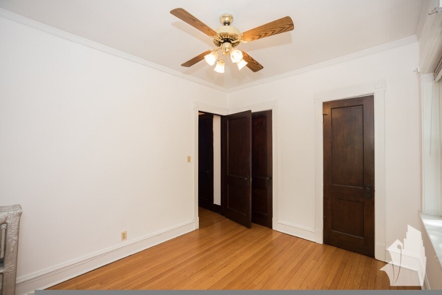 Building Photo - 1448 W Cornelia Ave
