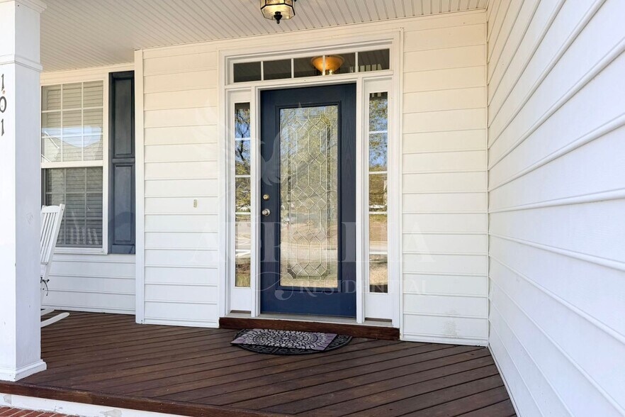 Building Photo - 101 Scotlow Way