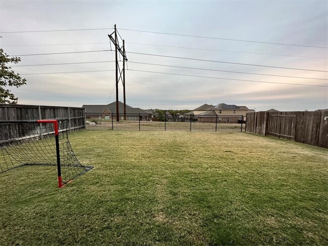 Building Photo - 404 Blue Waterleaf Ln