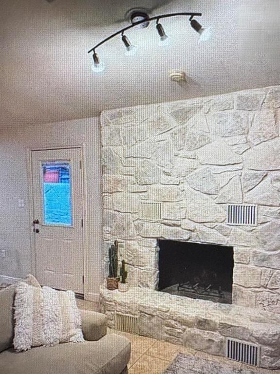 Building Photo - 6204 Turtle Point Dr